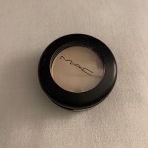 gold sparkle eyeshadow+highlighter